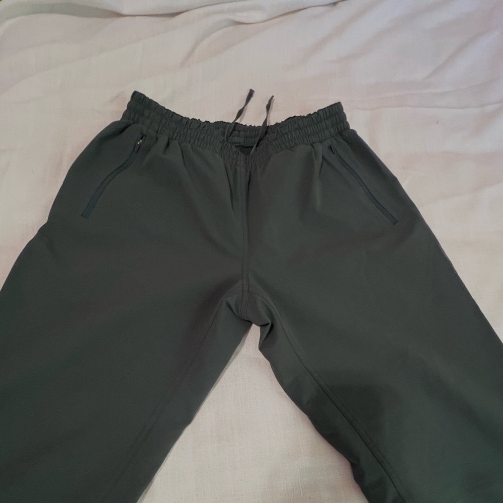 Outdoor Voices olive green color